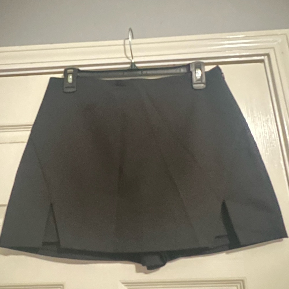 Black skort with two slit - size medium